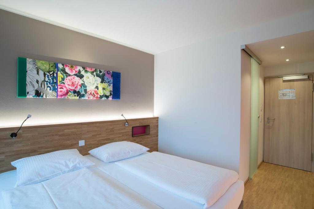 Номер (Двухместный номер с одноместным размещением), fab Hotel