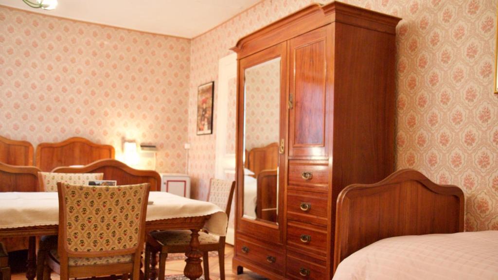 Трехместный (Классический трехместный номер), Hôtel Masson