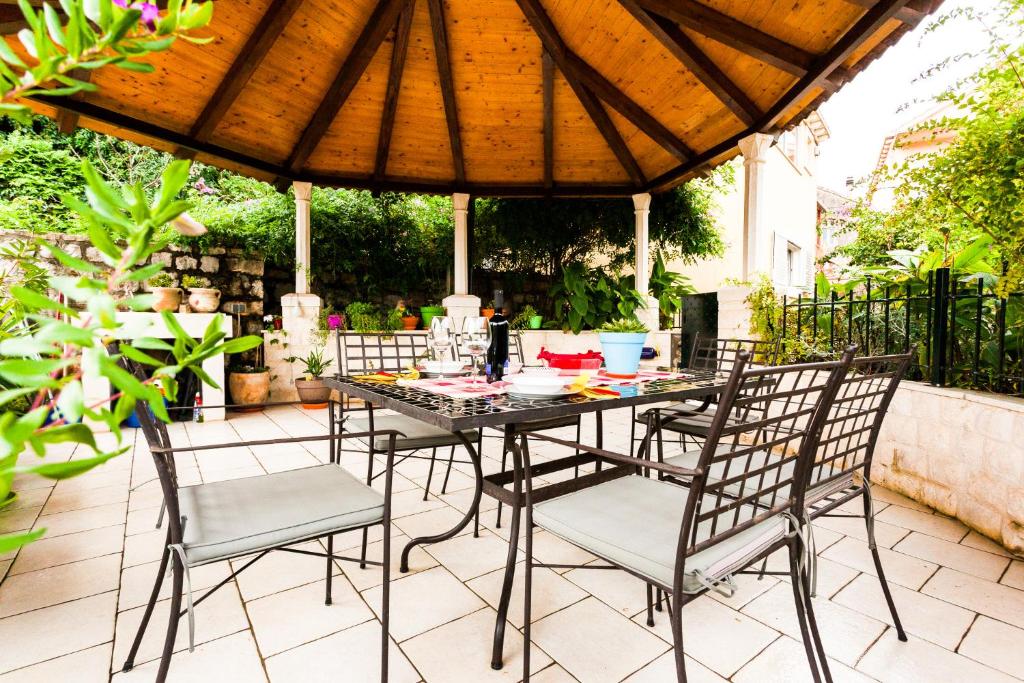 Holiday Home Villa Pindo photo 1