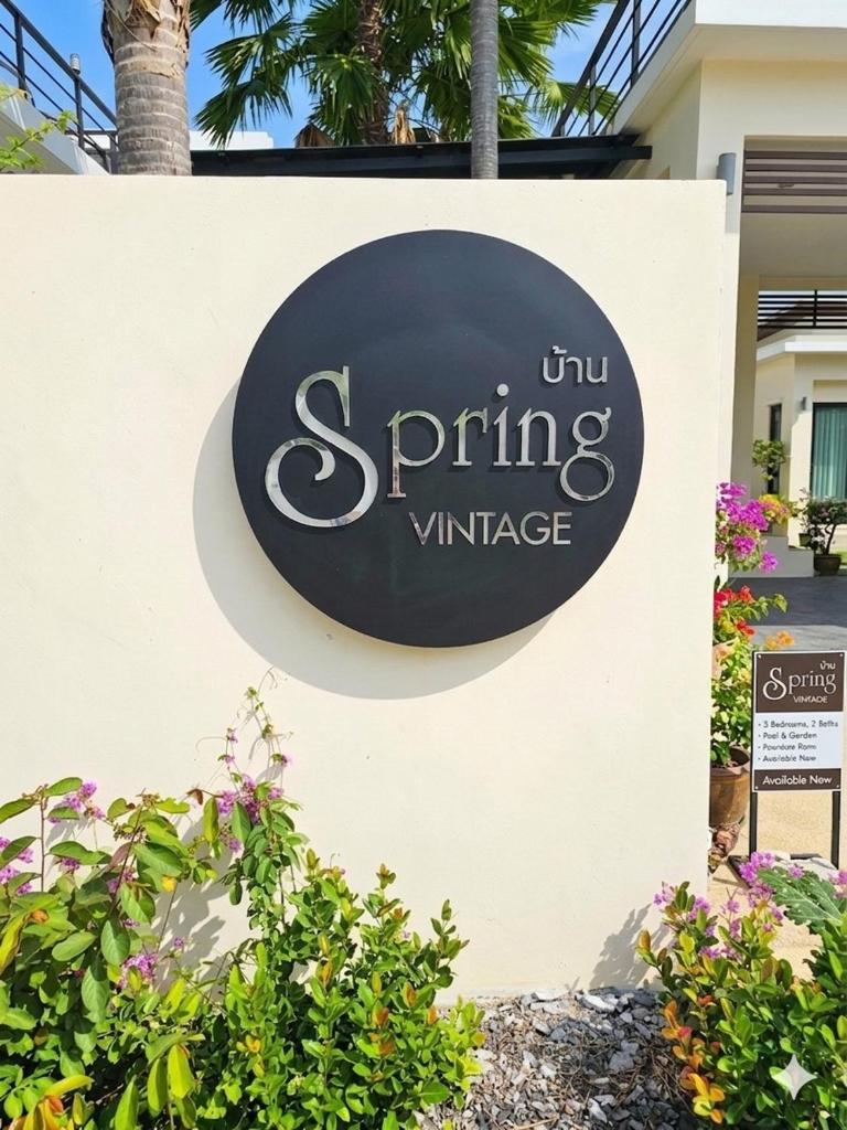 Spring Vintage Pool Villa