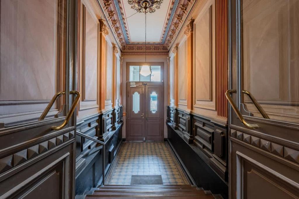 The Luxe Loft Berlin - Tap to explore photos