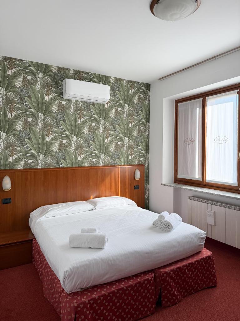 Fell Hotel Room Type - Large Double Room