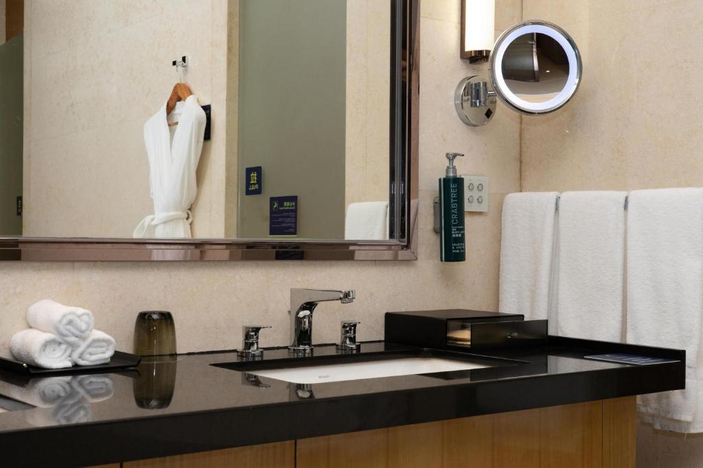 DoubleTree by Hilton Heyuan Room Type - Superior Twin Room