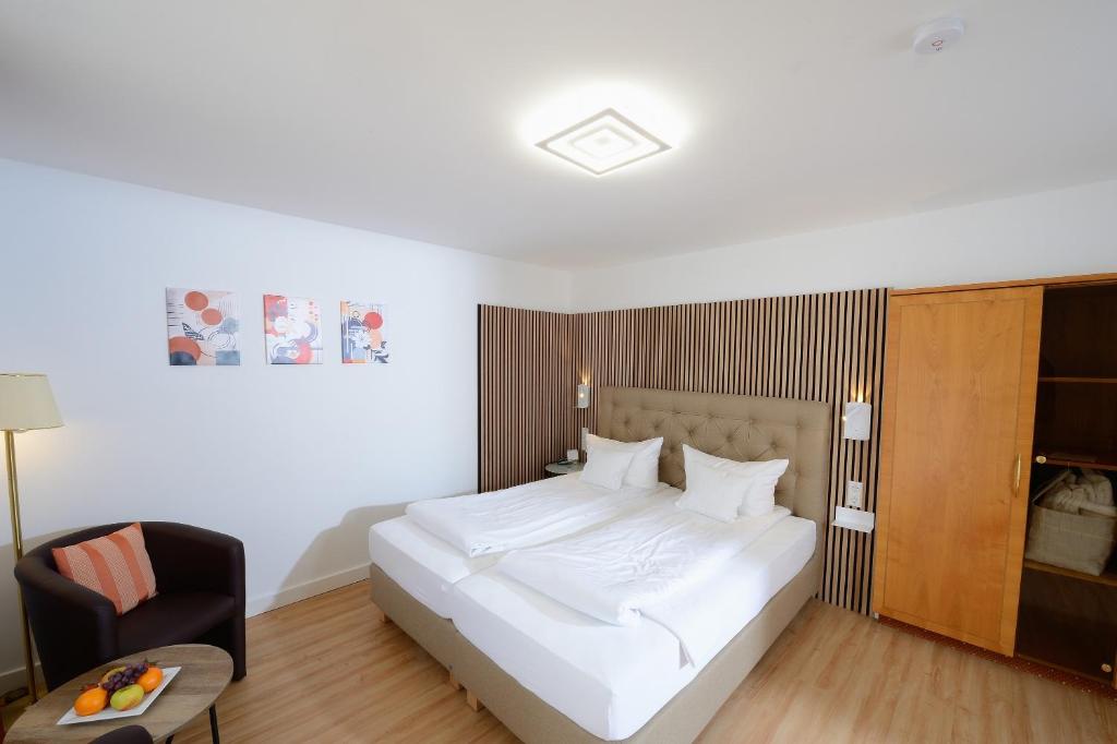 Wellnesshotel Rothfuss mit Spa und 2 Schwimmbädern - Tap to explore photos