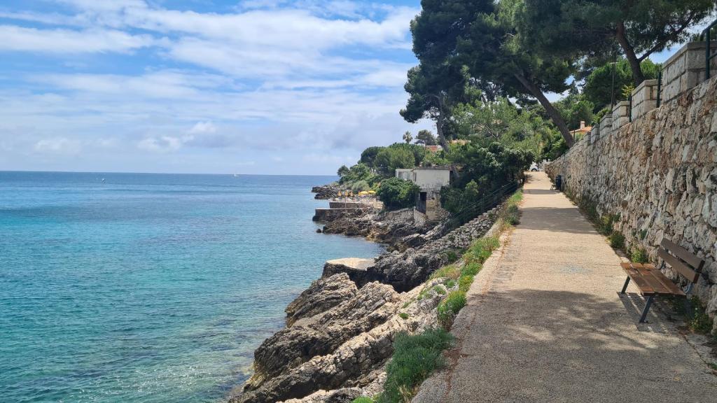 Villa LaDoRe, Apt 2 chambres dans maison, 55m2, 100m des plages, parking - Tap to explore photos