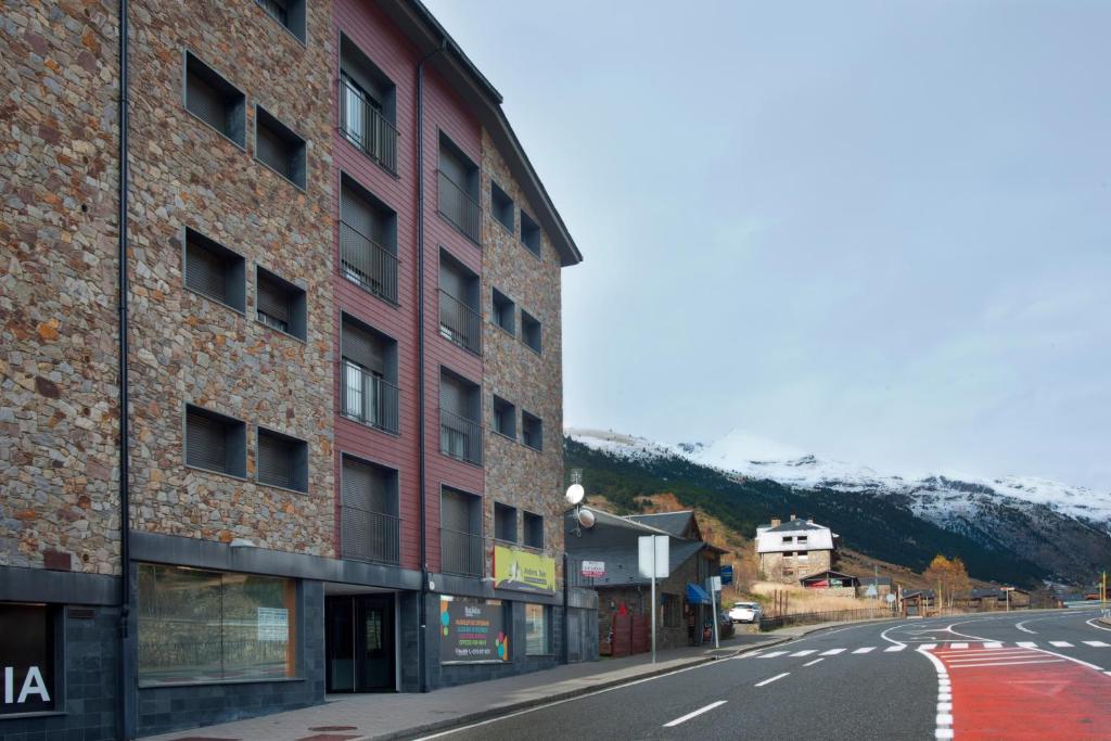 {
  "en-gb": "Andorra4days Soldeu - El Tarter"
} photo 1