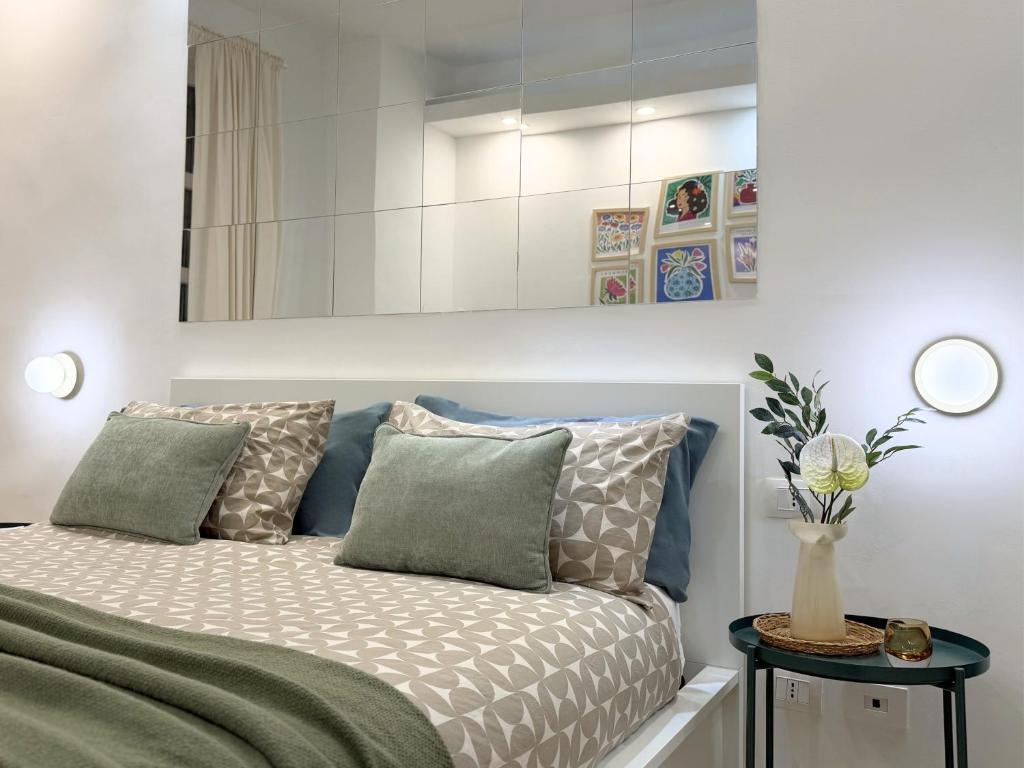 Dimora dei Mercanti Suites - New Premium Rooms - Tap to explore photos