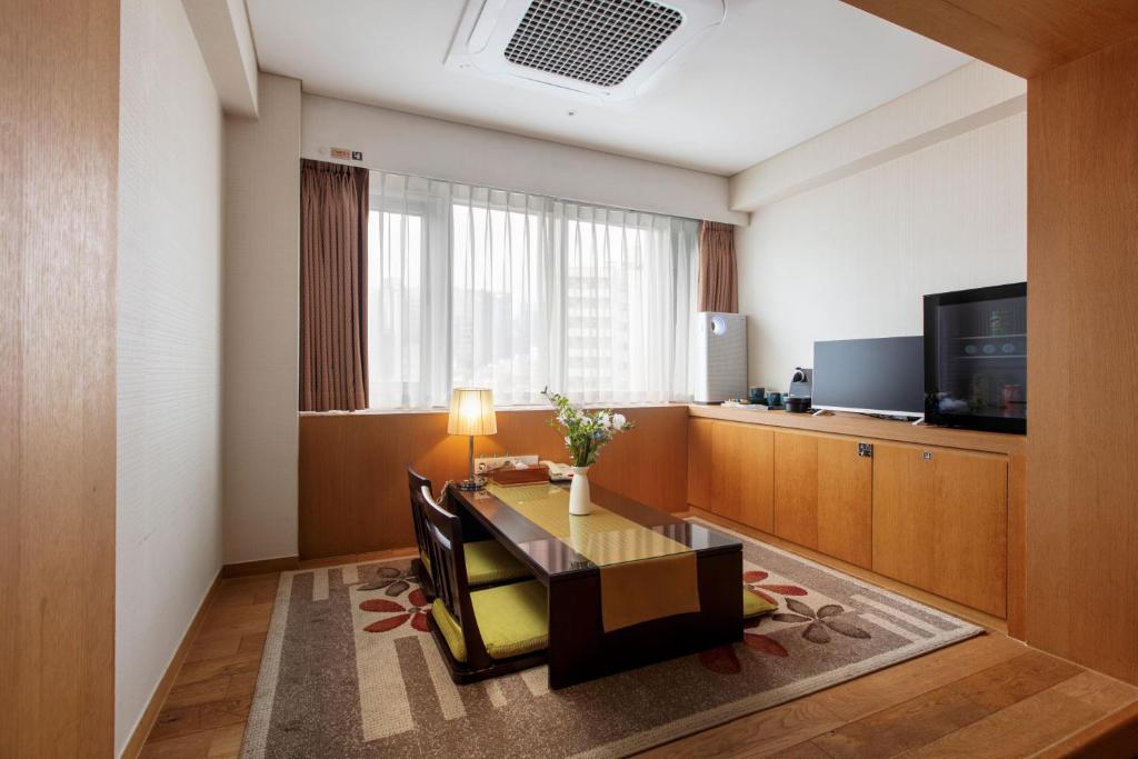 Hotel PJ Myeongdong - Tap to explore photos