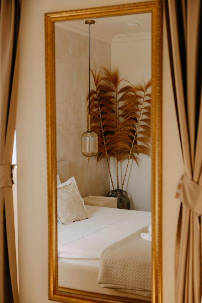 Vila Perast Boutique Hotel Room Type - Deluxe Double Room with Sea View Vila Perast Boutique Hotel Room Type - Deluxe Double Room with Sea View