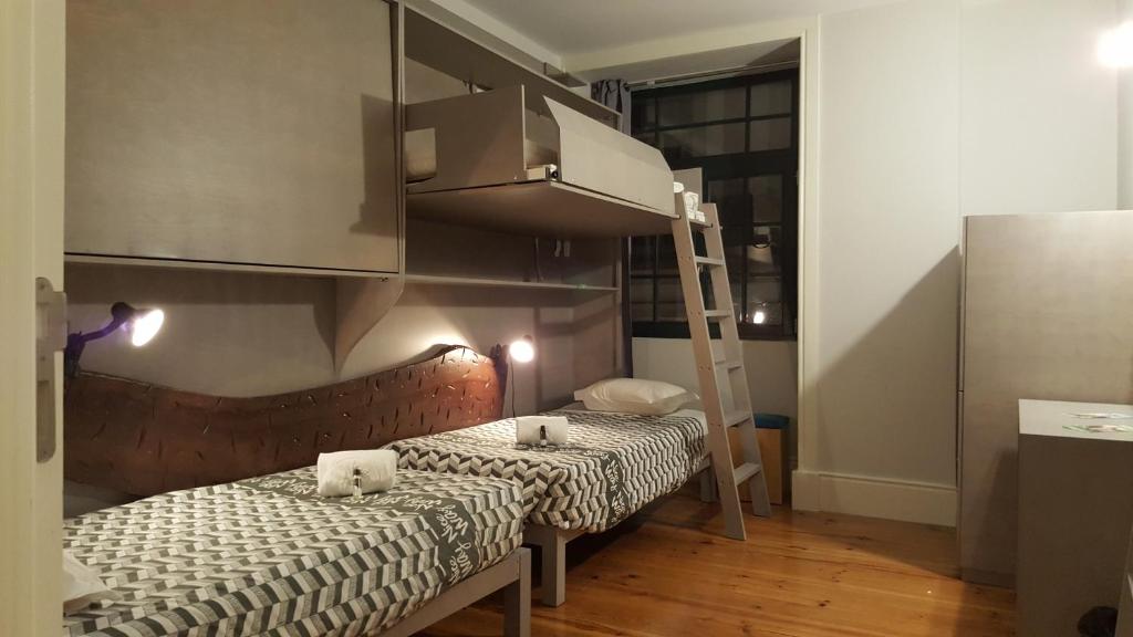 Семейный (Семейный номер с общей ванной комнатой), Nice Way Porto Hostel