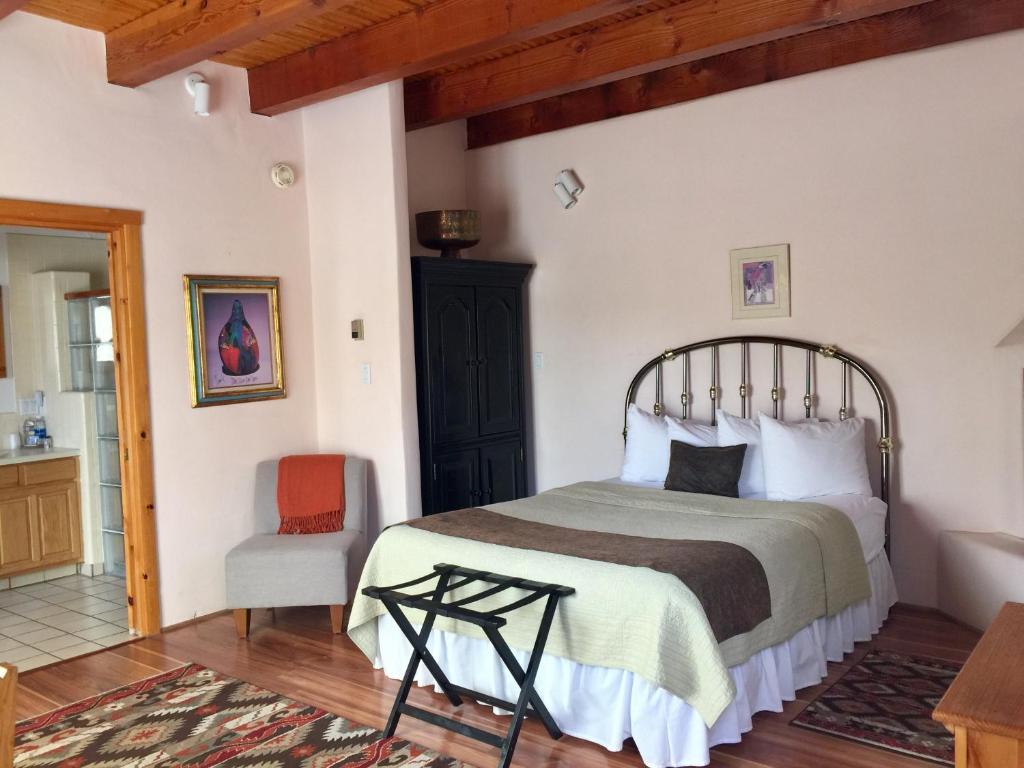 Guadalupe Inn Room Type - Suite with Balcony