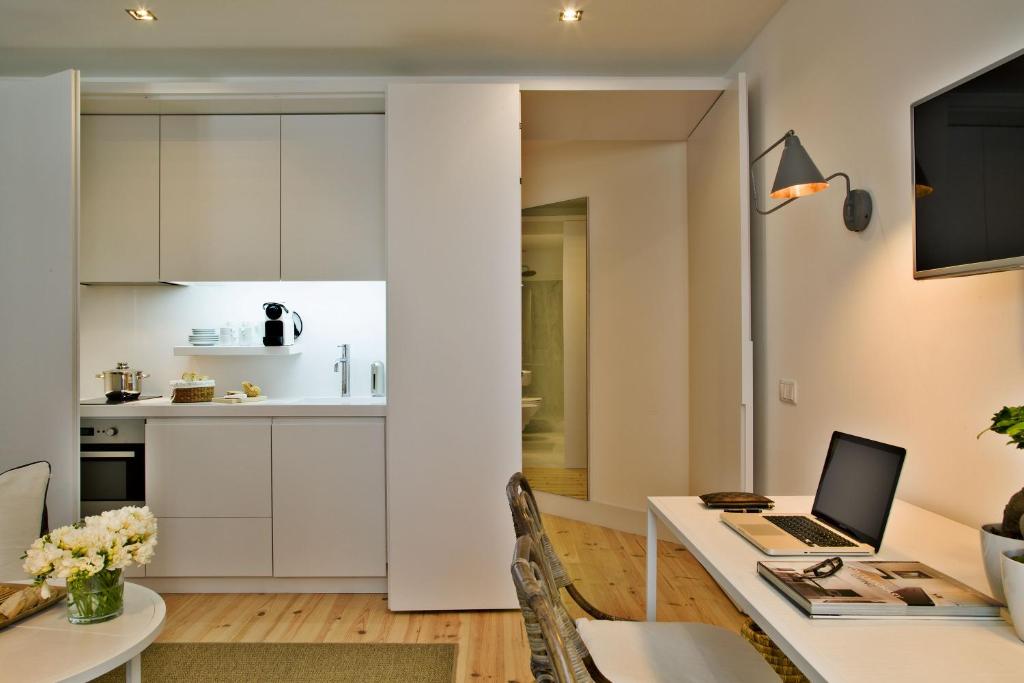 Студио (Улучшенный номер-студио), Lisbon Five Stars Apartments Combro 77