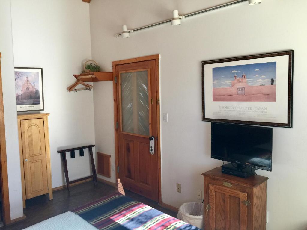 Guadalupe Inn Room Type - Queen Room