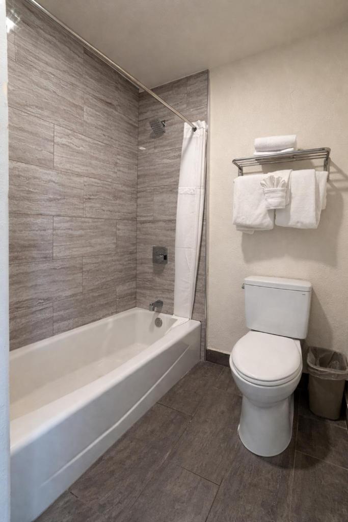 Fisherman's Cove Inn Room Type - Deluxe 2 Queen Room