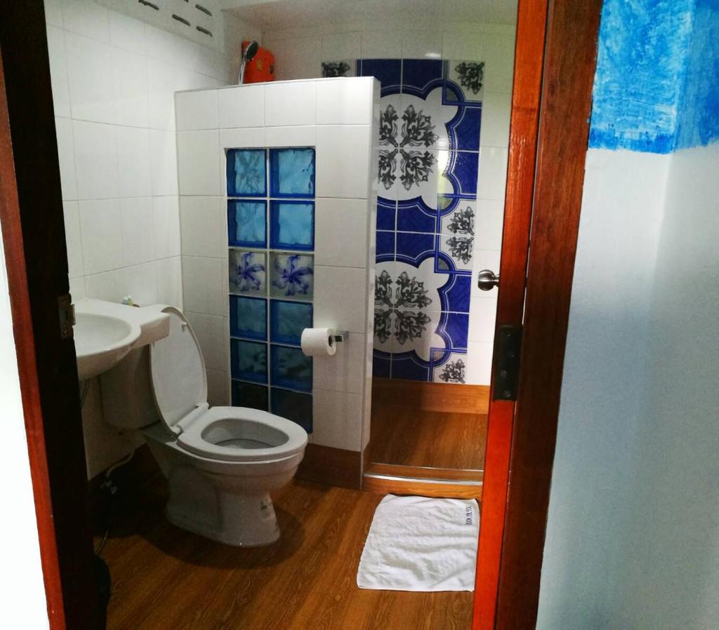 Трехместный (Трехместный номер эконом-класса), Гостевой дом Room For You