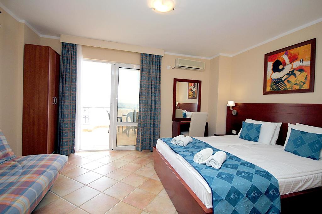Апартаменты (Апартаменты-студио с видом на море (для 3 взрослых)), Apartments Villa Mare Mar
