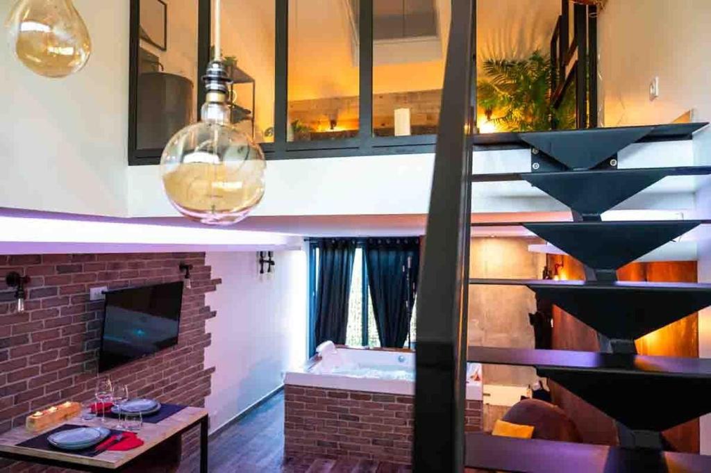 Lasuite55, Martigues