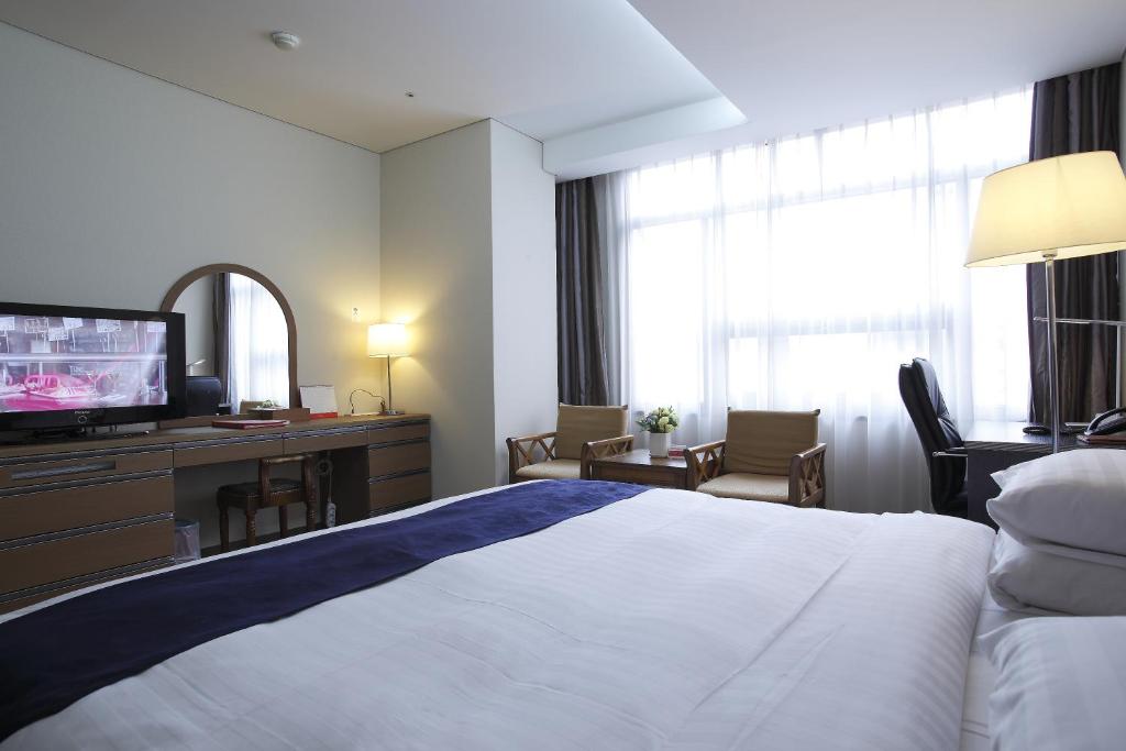 Ramada by Wyndham Dongtan photo 4