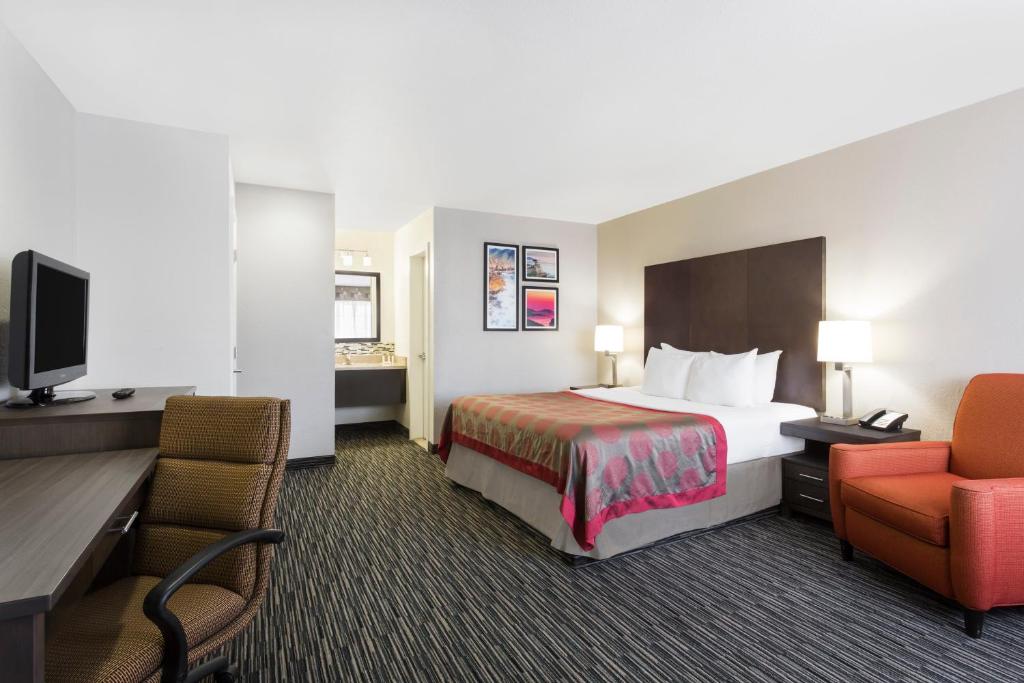 Ramada by Wyndham Monterey photo 1