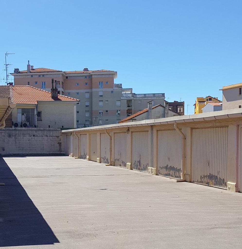 Golfe Juan charmant appartement garage proche mer - Tap to explore photos