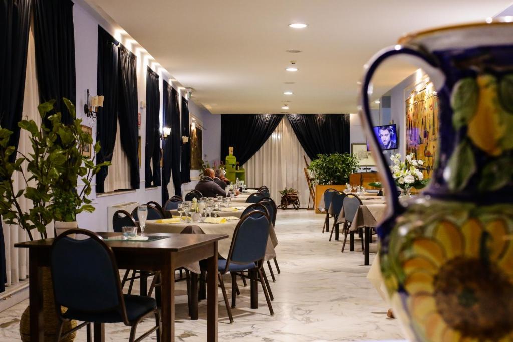 Miramare Hotel photo 2