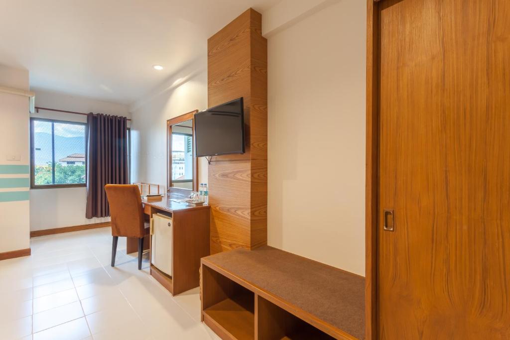 We Briza Hotel Chiangmai - Tap to explore photos