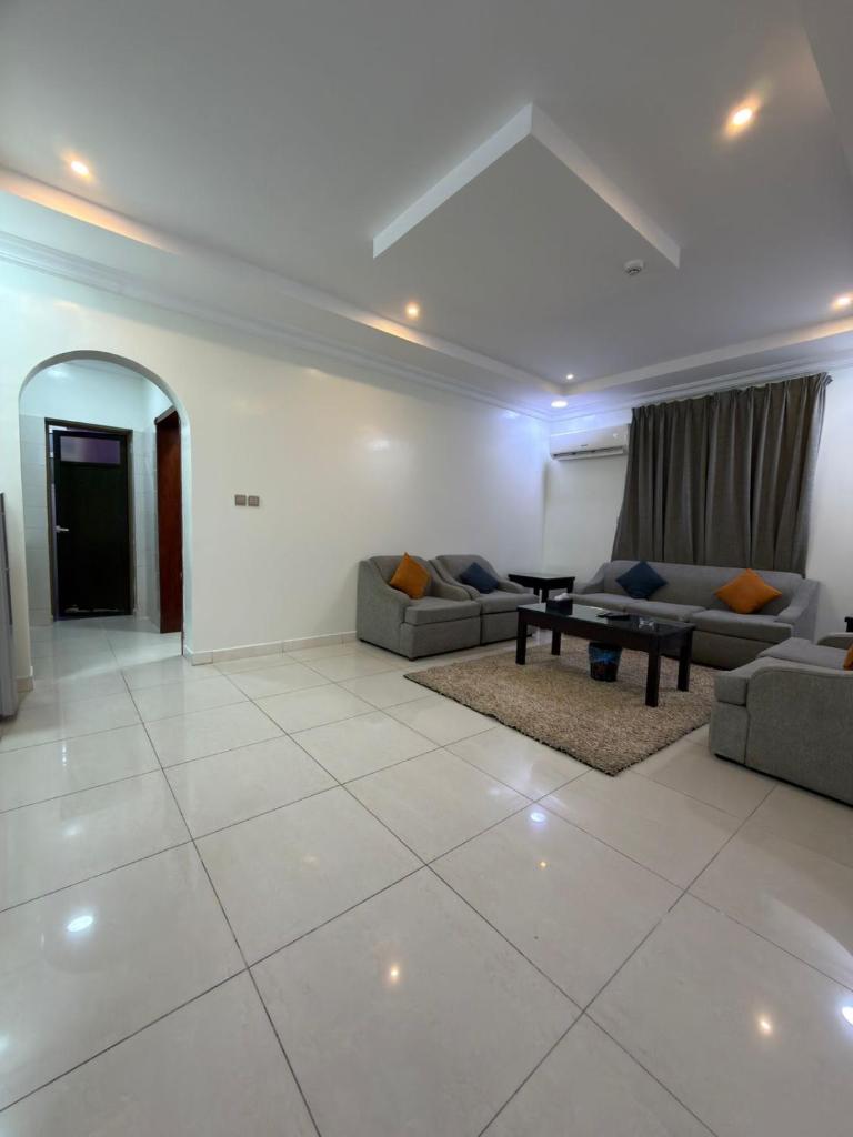Arous Al-Faisaliah Serviced Apartments شقق عروس الفيصلية للشقق المخدومة - Tap to explore photos