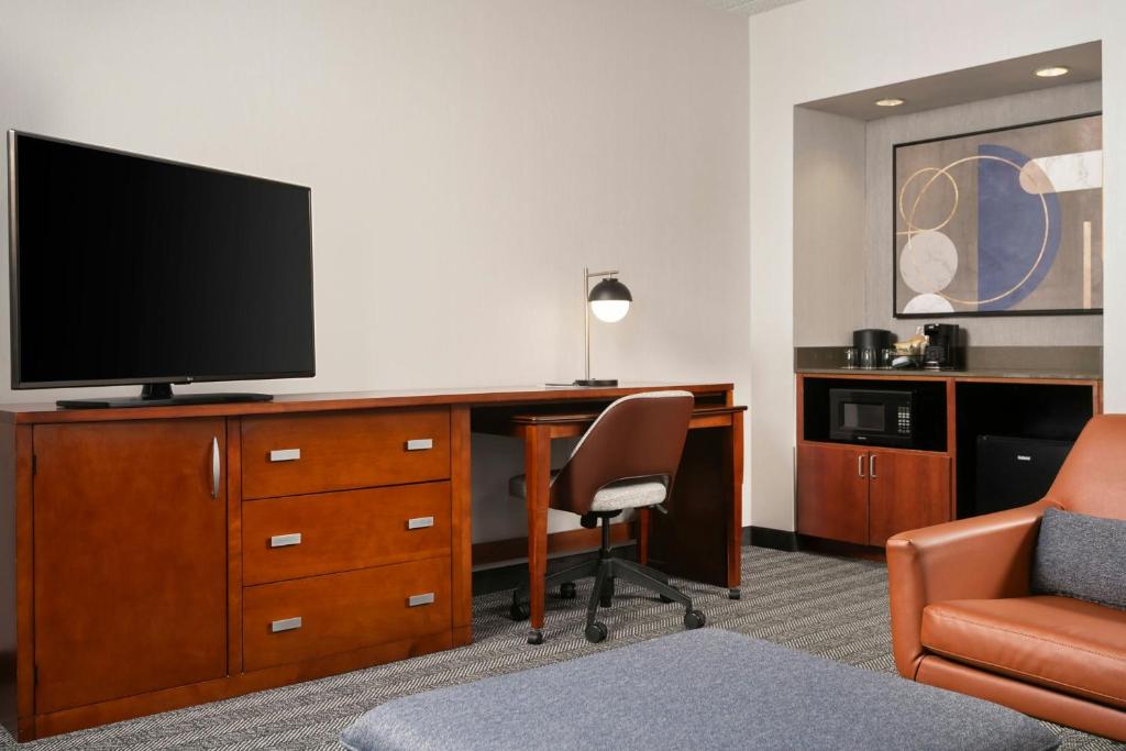 Courtyard by Marriott Albuquerque Airport Room Type - Room, 1 King Bed