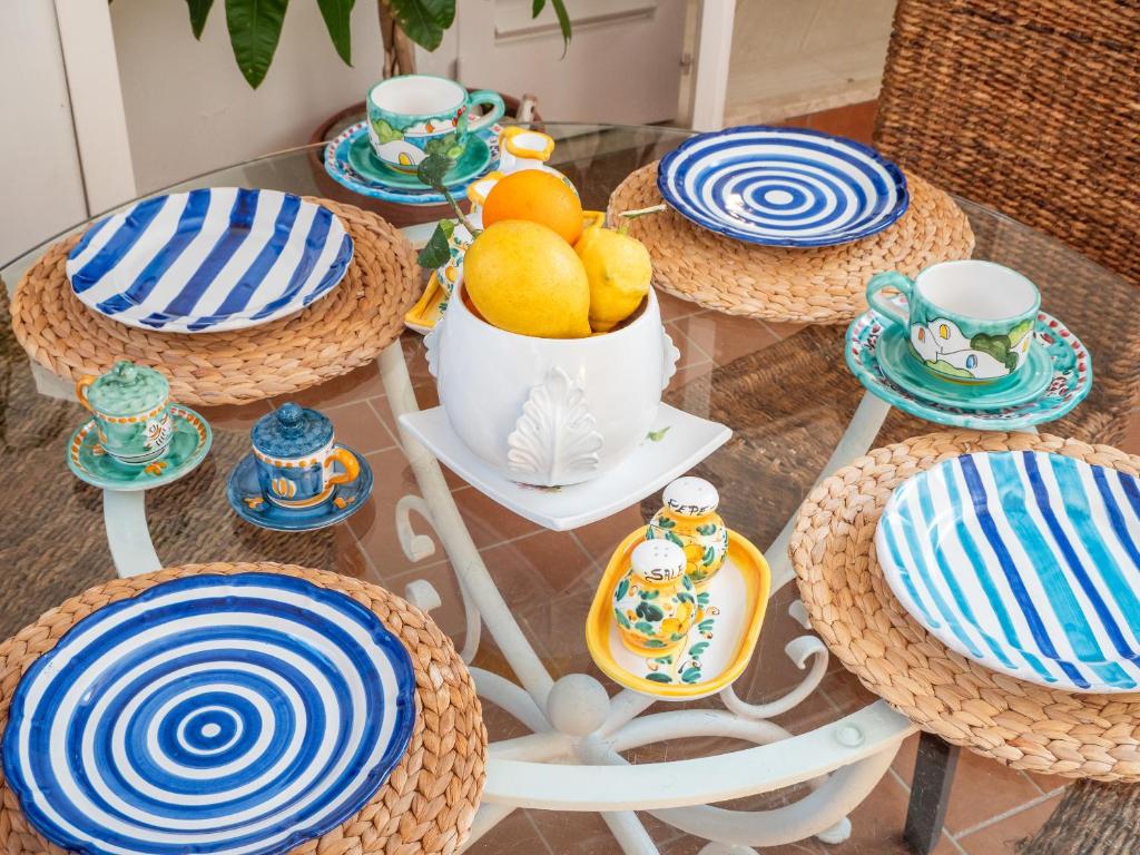 Syrene Suites Sorrento - Tap to explore photos