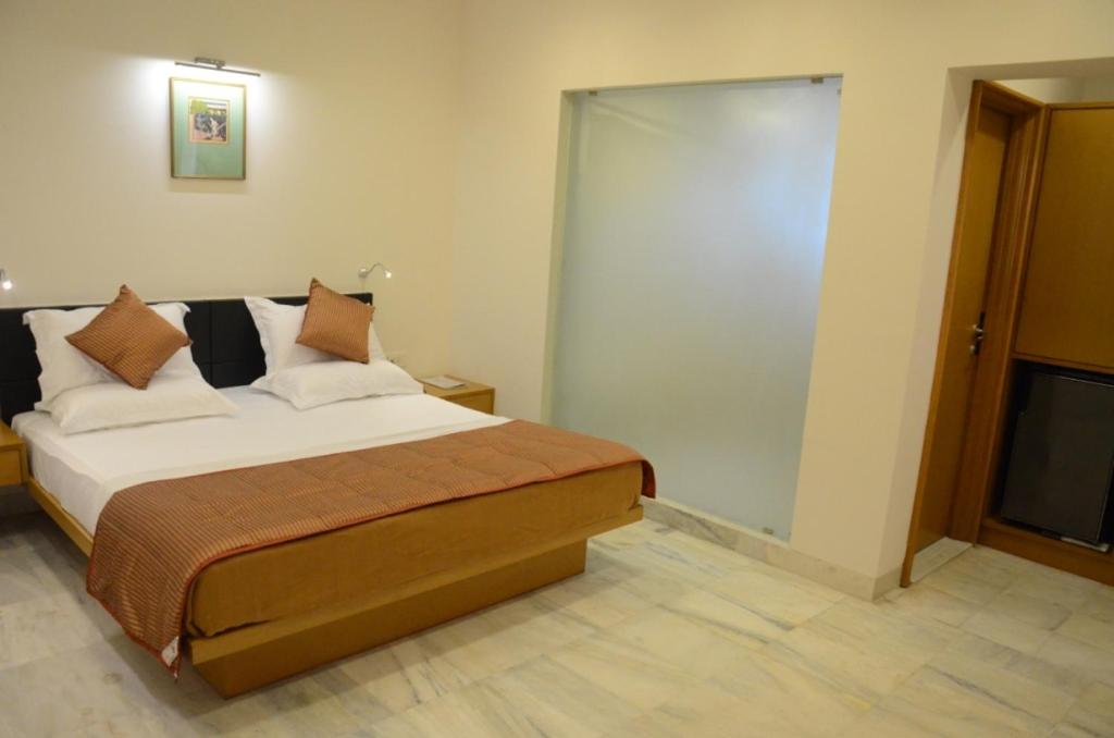 Hotel Yuvraj photo 2