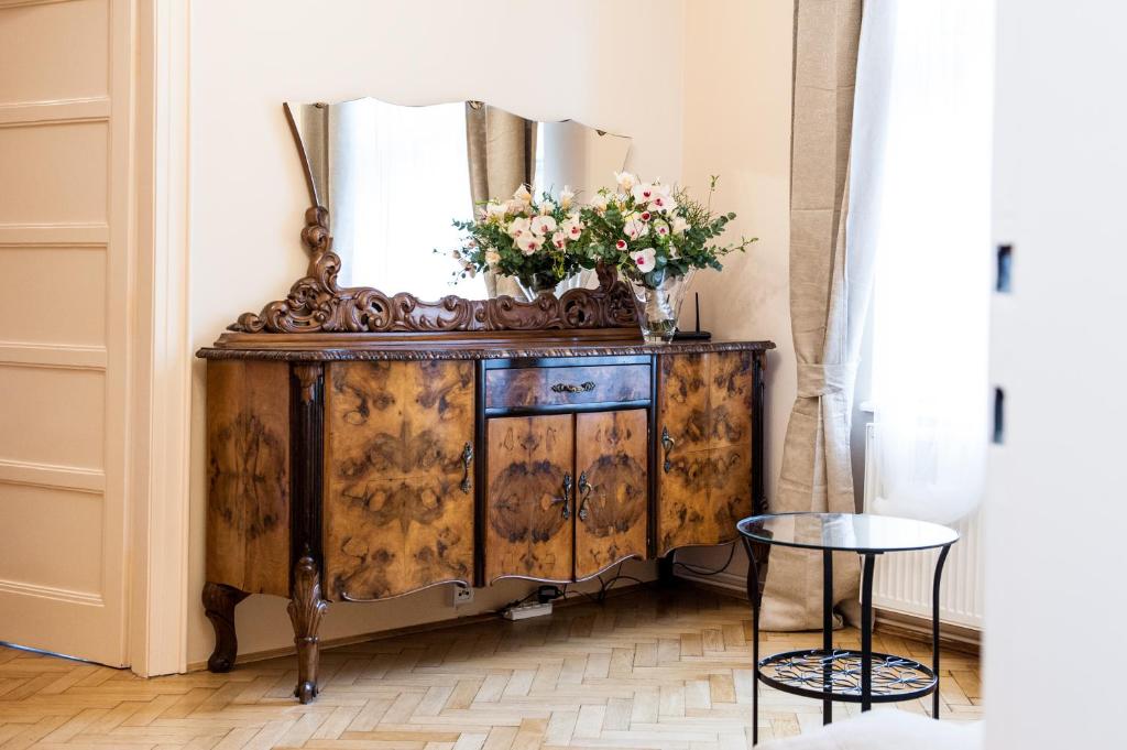 Апартаменты (Апартаменты с 1 спальней - 4 этаж), Apartments Roman