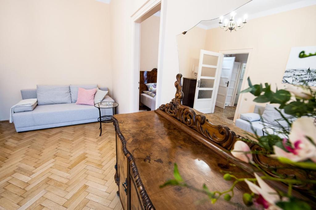 Апартаменты (Апартаменты с 1 спальней - 4 этаж), Apartments Roman