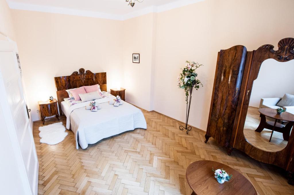 Апартаменты (Апартаменты с 1 спальней - 4 этаж), Apartments Roman