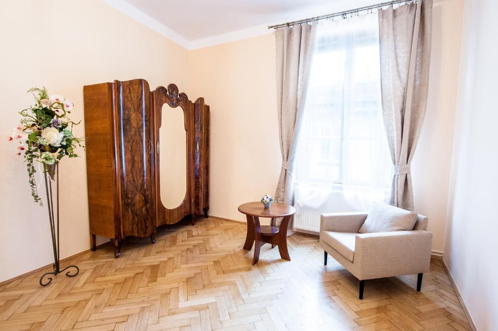 Апартаменты (Апартаменты с 1 спальней - 4 этаж), Apartments Roman