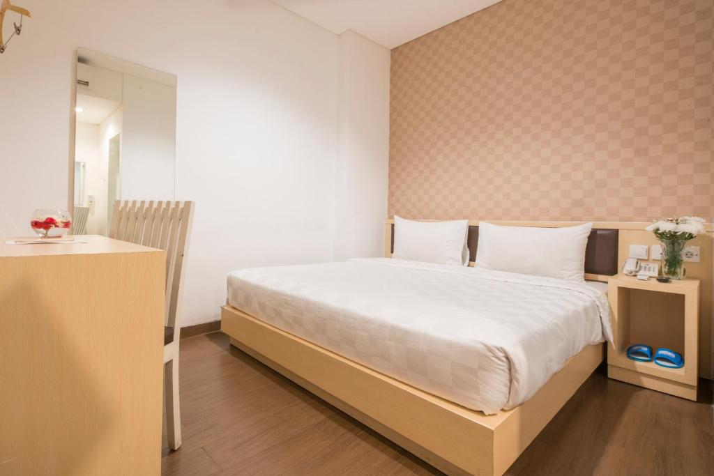 Двухместный (Улучшенный двухместный номер с 1 кроватью), Hotel 88 Grogol