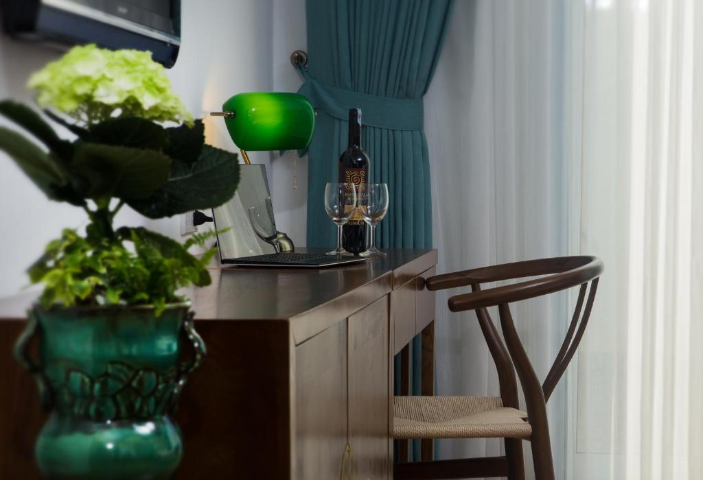 Сьюит (Полулюкс с террасой), Meracus Hotel