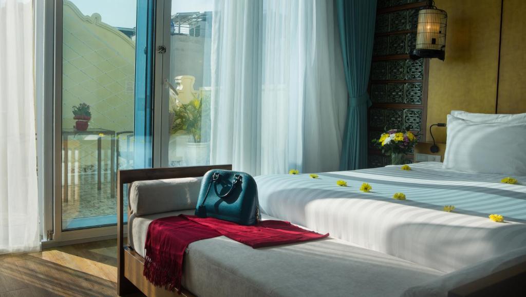 Сьюит (Полулюкс с террасой), Meracus Hotel