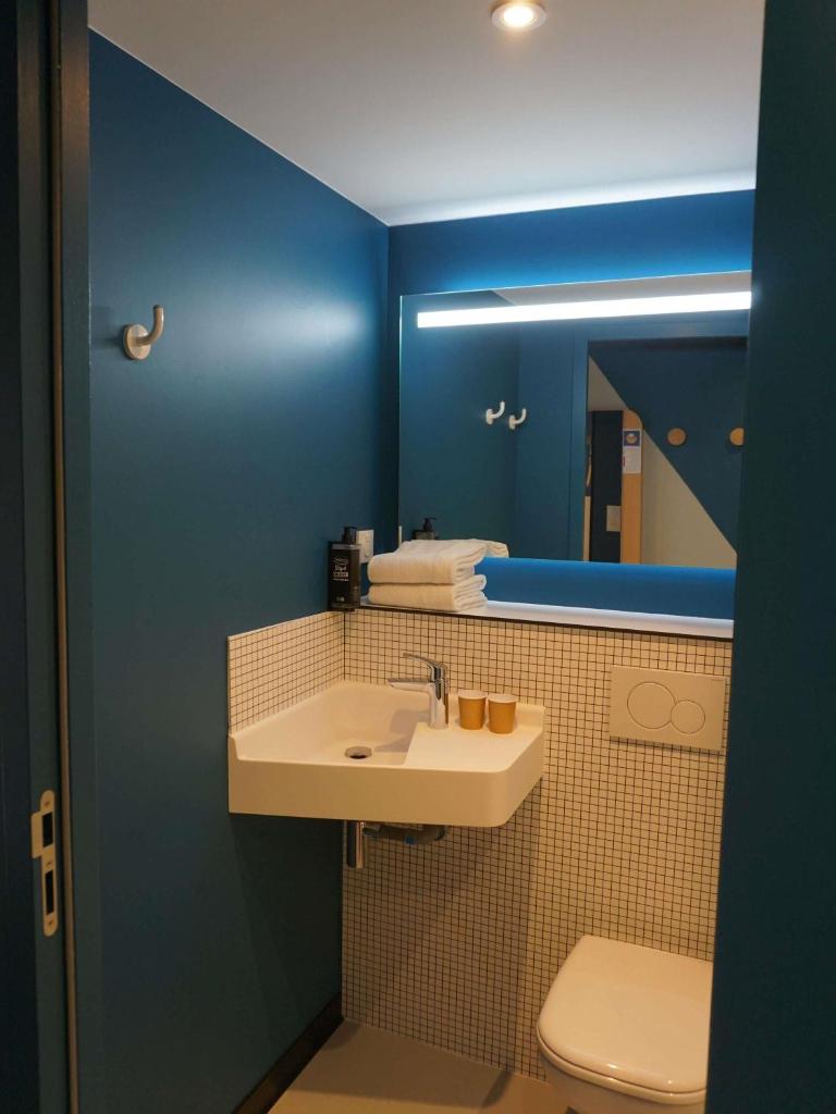 ibis budget Honfleur Centre Ville - Tap to explore photos