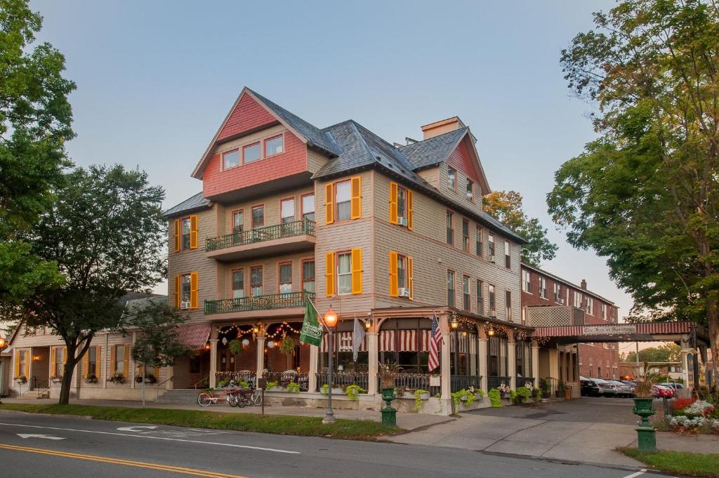The Inn at Saratoga photo 2