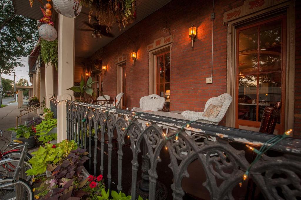 The Inn at Saratoga photo 3