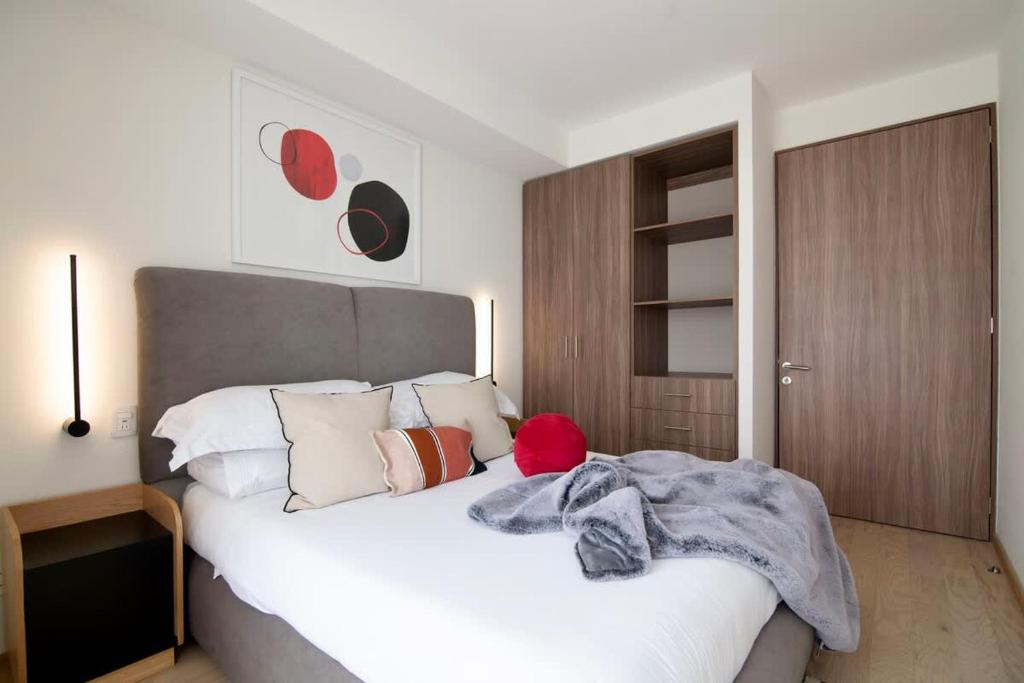SANTA FE Red Beautiful Apartment! - Tap to explore photos