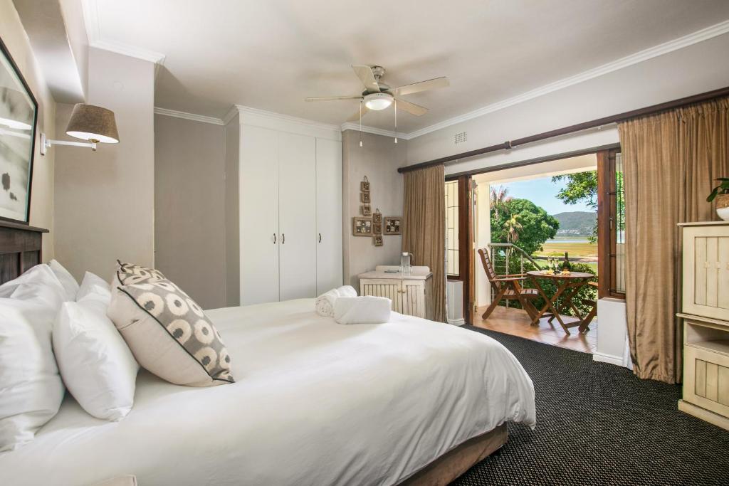 Waterfront Lodge Room Type - Room No 7 Downstairs