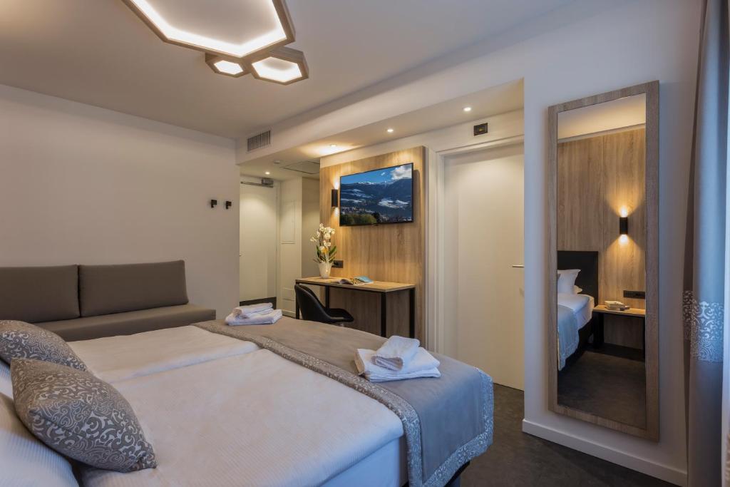 Tourist Hotel photo 4