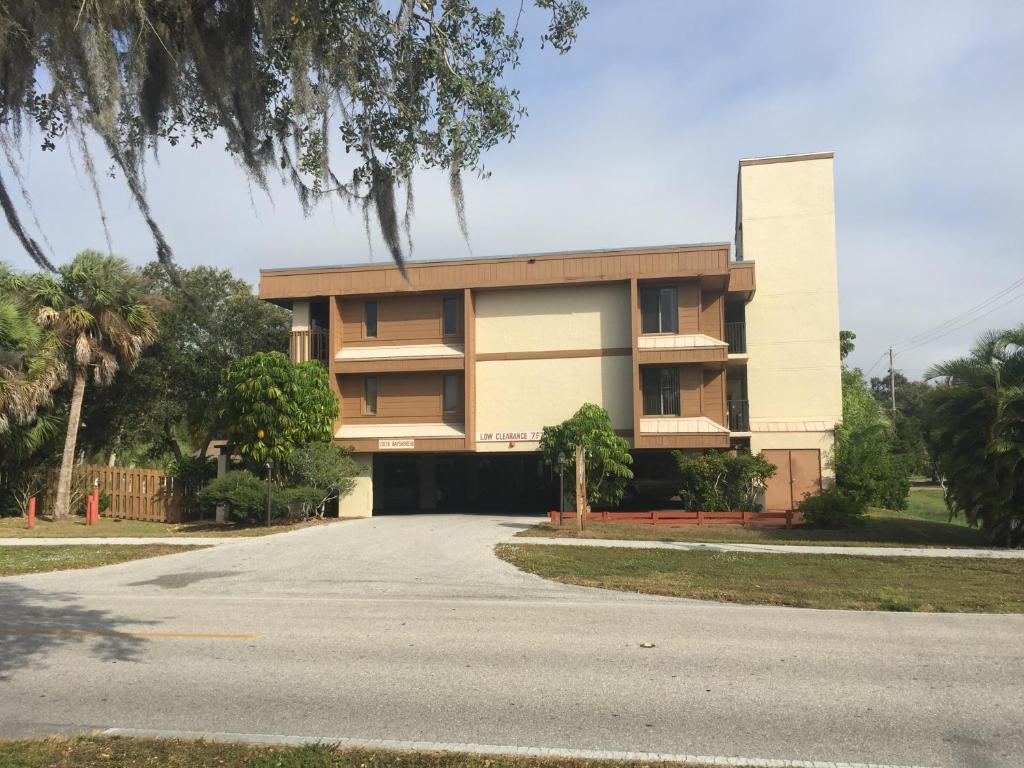 Charlotte Bay Resort image