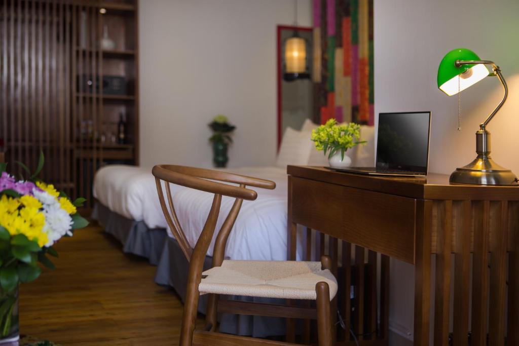 Семейный (Семейный номер с балконом), Meracus Hotel