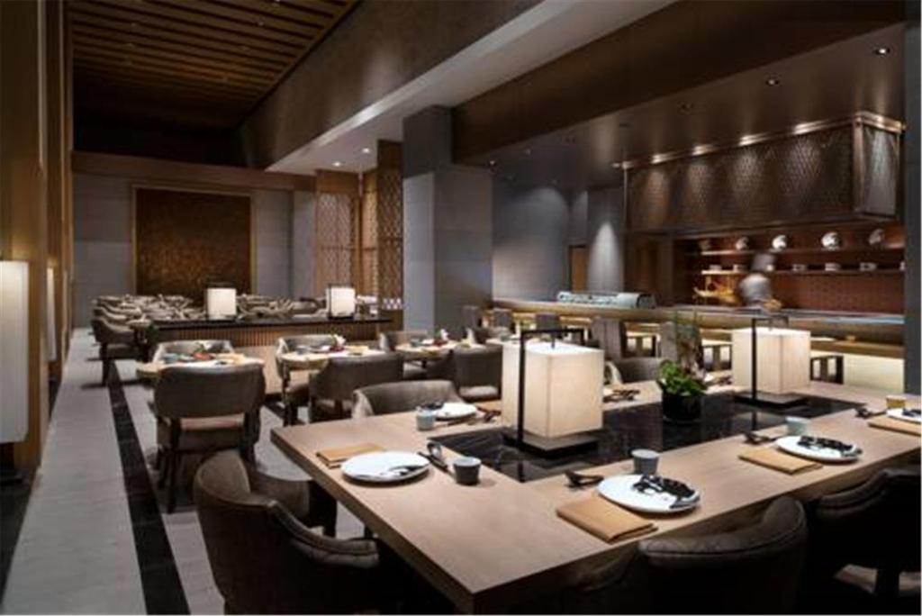 Двухместный (Роскошный номер с кроватью размера «king-size»), Sofitel Shanghai Hongqiao