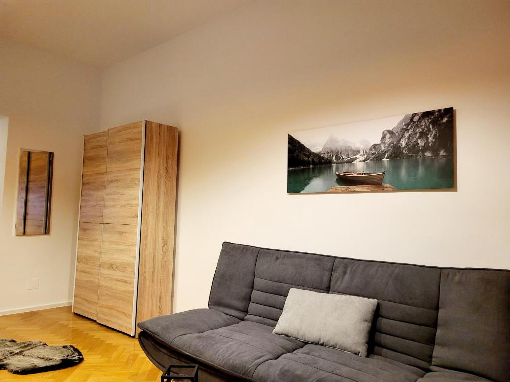 Kienmayer Apartment Vienna - Tap to explore photos