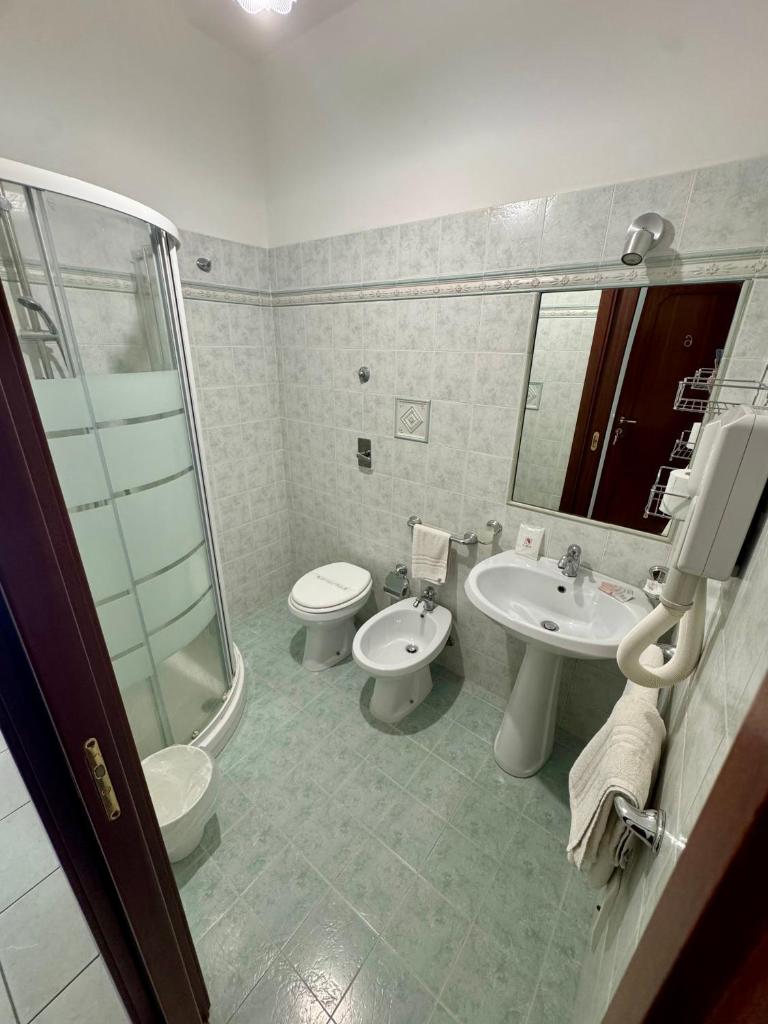 Costa Gaia Rooms - Tap to explore photos