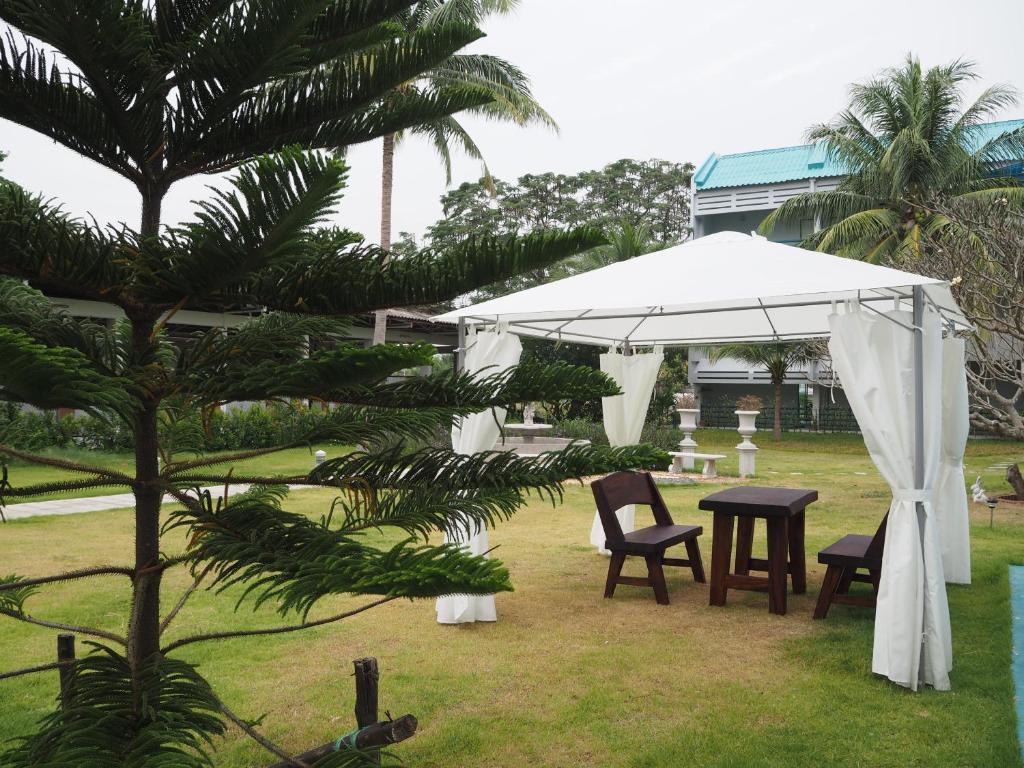 Апартаменты (Двухместный номер Делюкс с 1 кроватью и выходом в сад), Addera Residence Hua Hin