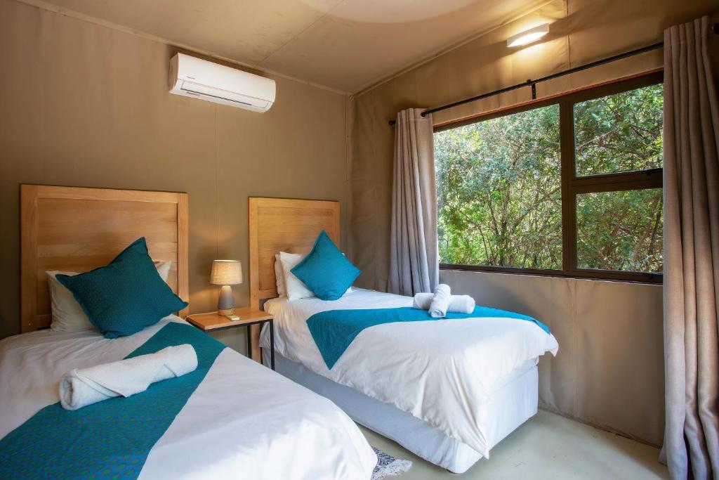 Kingfisher Creek Safari Lodge - Tap to explore photos